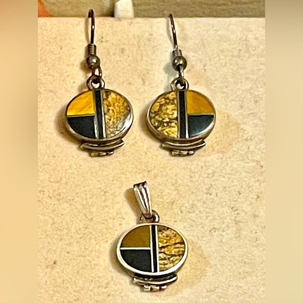 Lot of 2 VTG Native American Zuni Tigers Eye Onyx StERLING Earrings Pendants